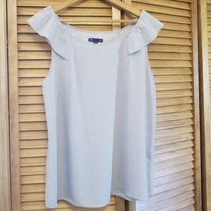 Gap tank blouse with ruffle cap sleeves. Size L
